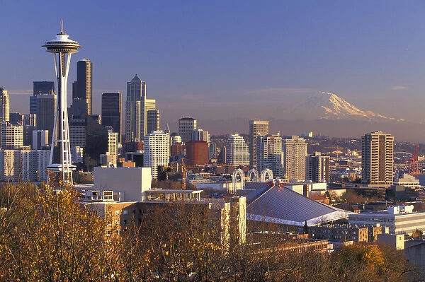 N. A. USA, Washington, Seattle Seattle Skyline and Mt. Ranier from Kerry Park