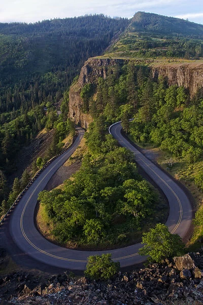USA, Oregon, Columbia River Gorge. Hairpin curve on road