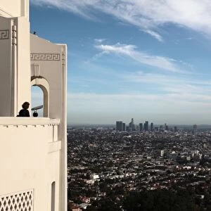 USA, California, Los Angeles, Griffith Observatory with the city of Los Angeles in
