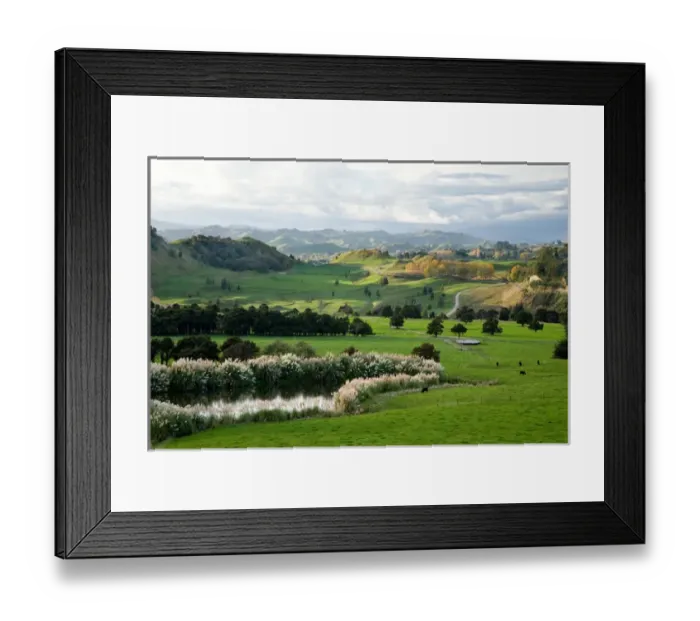 Framed Print : Farmland, Kawhatau Valley, Rangitikei, North Island, New Zealand