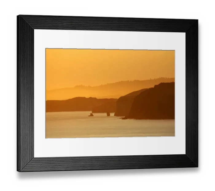 Framed Print : Sunset over Pacific Ocean, Dunedin, South Island, New Zealand Framed Print : Sunset over Pacific Ocean, Dunedin, South Island, New Zealand