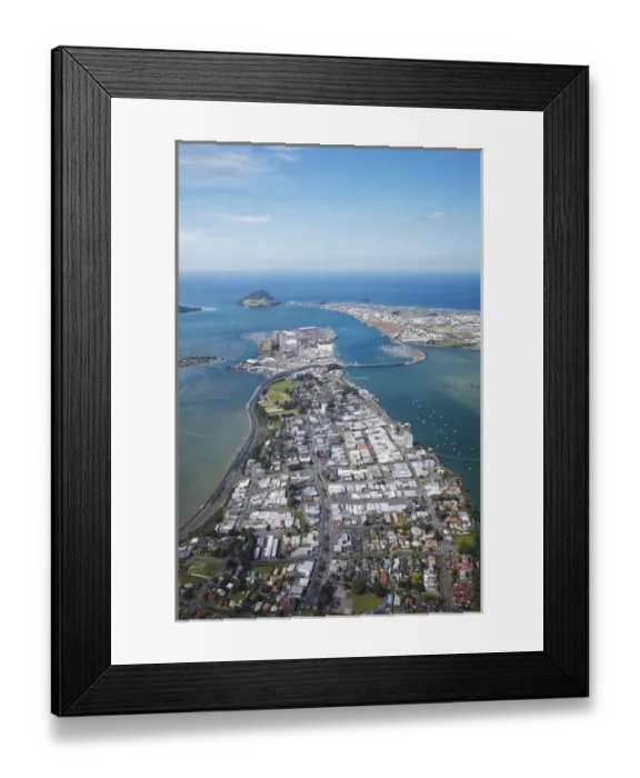 Framed Print : Tauranga, Tauranga Harbour, and Mount Maunganui (in distance), Bay of Plenty, North Island Framed Print : Tauranga, Tauranga Harbour, and Mount Maunganui (in distance), Bay of Plenty, North Island