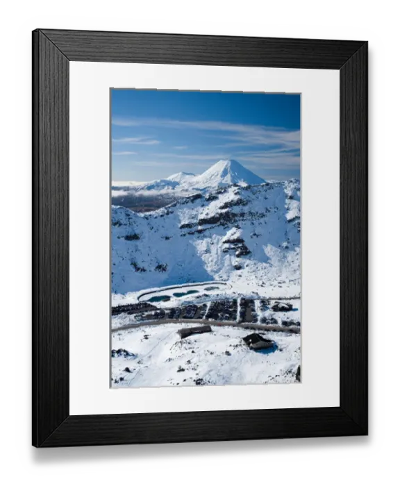 Framed Print : Whakapapa Skifield on Mt Ruapehu, and Mt Ngauruhoe (distance) Tongariro National Park