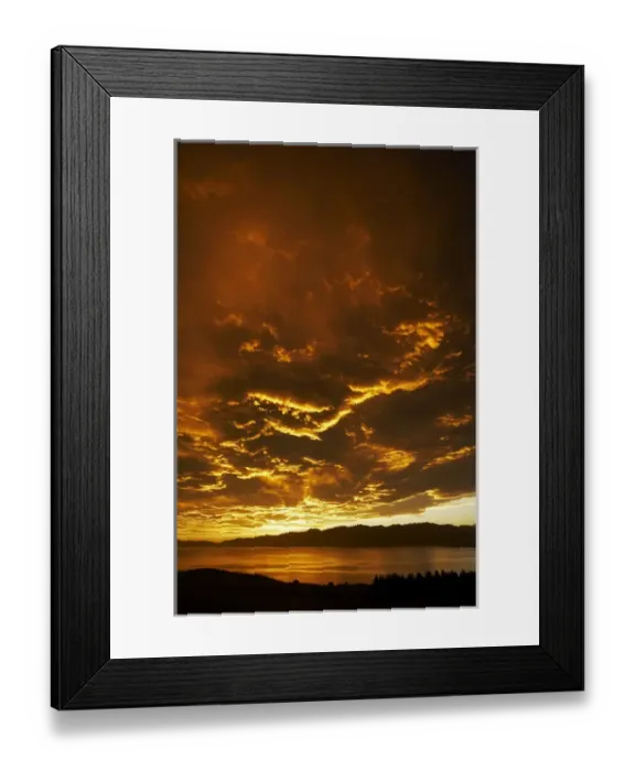 Framed Print : Sunset over South Bay, Kaikoura, Marlborough, South Island, New Zealand Framed Print : Sunset over South Bay, Kaikoura, Marlborough, South Island, New Zealand