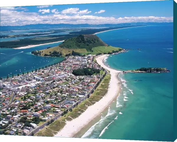 01. New Zealand, Mount Maunganui & Tauranga Harbour - aerial