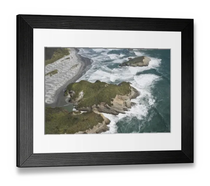 Framed Print : Archway Islands, Wharariki Beach, south of Cape Farewell, NW Nelson Region, South Island Framed Print : Archway Islands, Wharariki Beach, south of Cape Farewell, NW Nelson Region, South Island