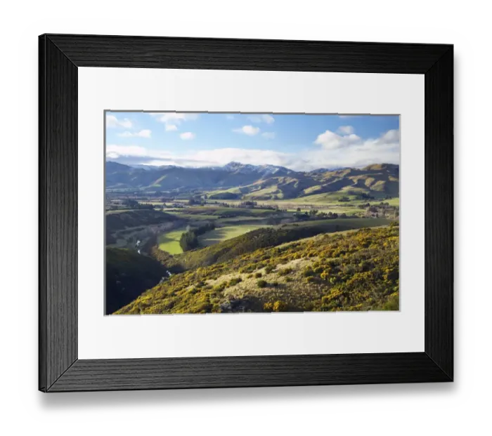 Framed Print : New Zealand, South Island, North Otago, Farmland near Dunback and Kakanuui Mountains