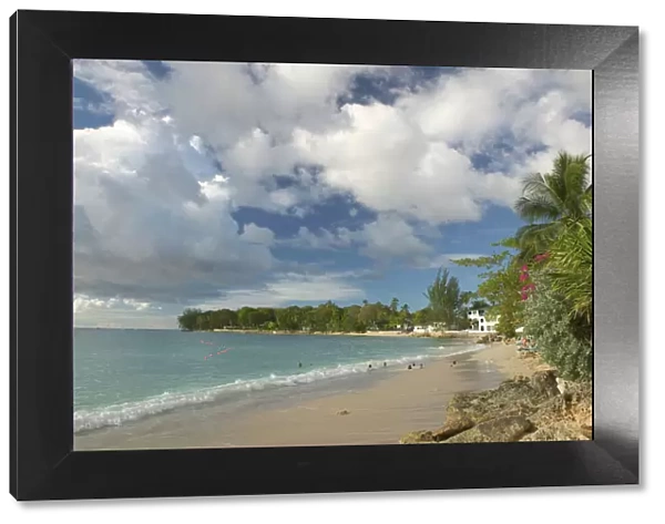 BARBADOS-West Coast-Holetown: View of Holetown Beach  /  Sunset a Walter Bibikow