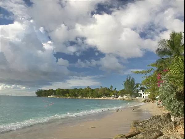 BARBADOS-West Coast-Holetown: View of Holetown Beach  /  Sunset a Walter Bibikow