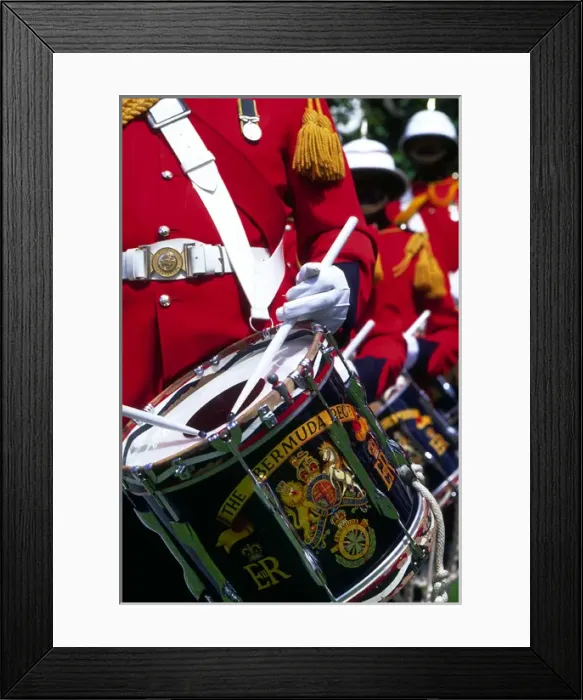Framed Print : 01. Caribbean, Bermuda. Uniformed guardsmen playing drum