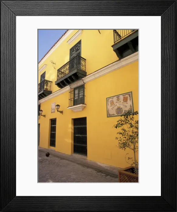 Framed Print : Cuba, Havana. Yellow Valencia Hostal wall and architecture Framed Print : Cuba, Havana. Yellow Valencia Hostal wall and architecture