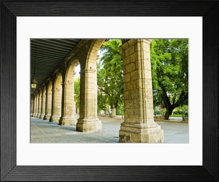 Framed Print : Plaza de Armas in Old Havana, Cuba Framed Print : Plaza de Armas in Old Havana, Cuba
