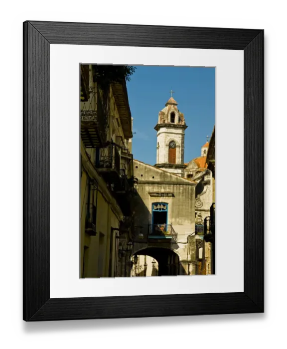 Framed Print : Old quarter of Havana, Habana, Cuba Framed Print : Old quarter of Havana, Habana, Cuba