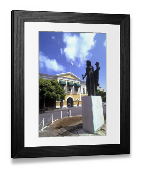 Framed Print : Ft. Amsterdam Government House in Curacao Framed Print : Ft. Amsterdam Government House in Curacao