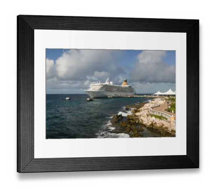 Framed Print : ABC Islands - CURACAO - Willemstad: Cruise ship docked at Fort Riffart Cruise Terminal / Framed Print : ABC Islands - CURACAO - Willemstad: Cruise ship docked at Fort Riffart Cruise Terminal /