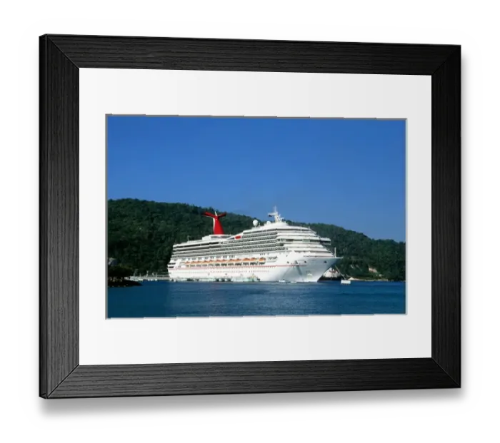 Framed Print : Jamaica, Ocho Rios, Cruise ship