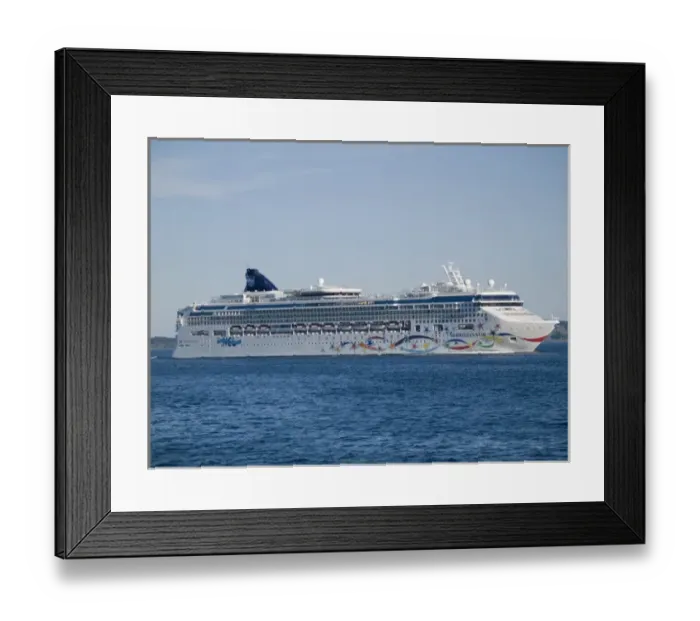 Framed Print : Victoria, Canada. Cruis ships exit the harbour in the hsitoric city of Victoria Framed Print : Victoria, Canada. Cruis ships exit the harbour in the hsitoric city of Victoria