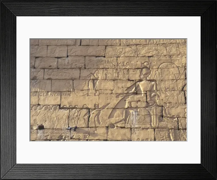 Framed Print : RAMSES II remained seated for a council with his officers, during the military campaign Framed Print : RAMSES II remained seated for a council with his officers, during the military campaign