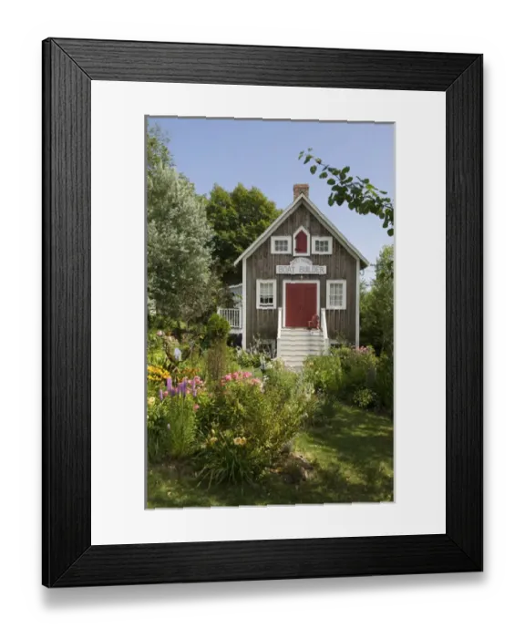 Framed Print : Boat Builders House, Lunenburg, Nova Scotia, Canada