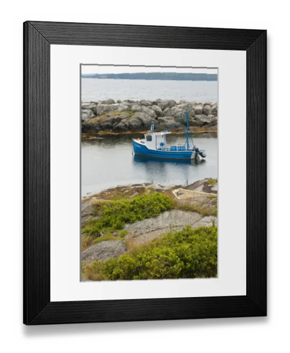 Framed Print : Nova Scotia, Canada. Scene around Blue Rocks in Lunenburg Harbour Framed Print : Nova Scotia, Canada. Scene around Blue Rocks in Lunenburg Harbour