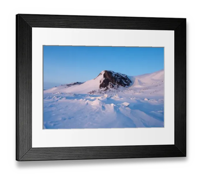 Framed Print : winter landscape on Herschel island, on the frozen Arctic ocean, off the Mackenzie river delta Framed Print : winter landscape on Herschel island, on the frozen Arctic ocean, off the Mackenzie river delta