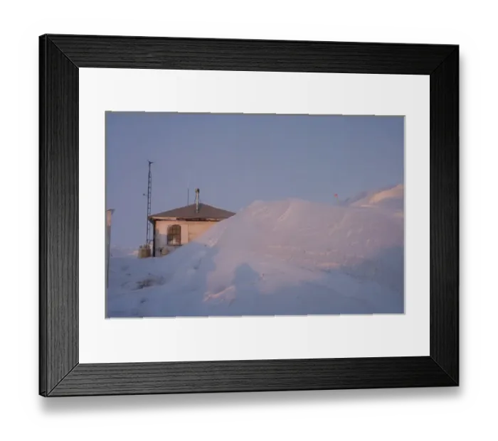 Framed Print : rangers cabin on Herschel Island, off the Mackenzie River delta, Yukon Territory Framed Print : rangers cabin on Herschel Island, off the Mackenzie River delta, Yukon Territory