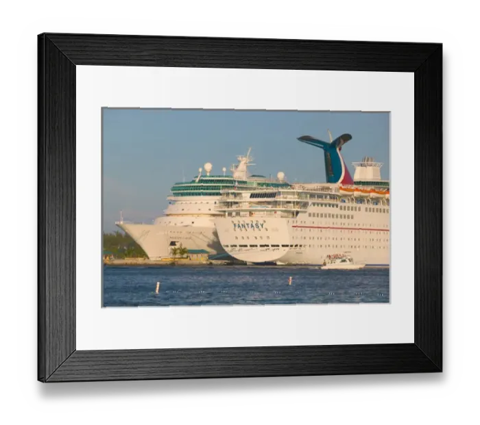 Framed Print : BAHAMAS-New Providence Island-Nassau: Port of Nassau-Cruiseships Framed Print : BAHAMAS-New Providence Island-Nassau: Port of Nassau-Cruiseships