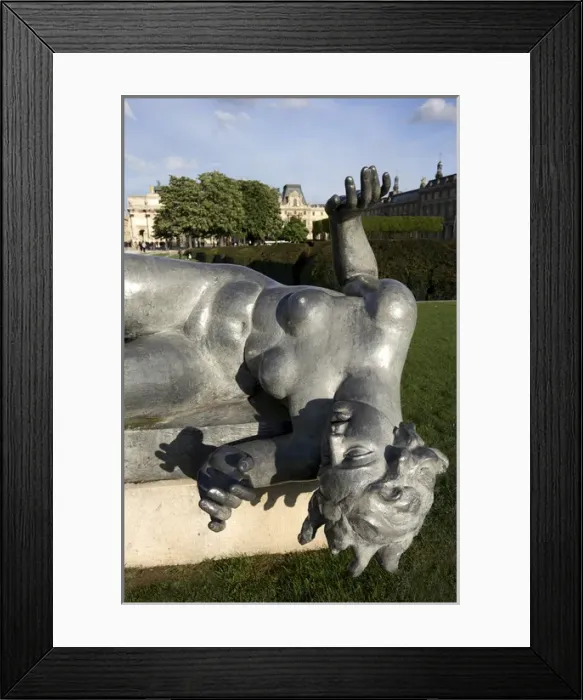Framed Print : The copy of Aristide Maillols sculpture decorating the Jardin des Tuileris (Tuileries Garden) Framed Print : The copy of Aristide Maillols sculpture decorating the Jardin des Tuileris (Tuileries Garden)