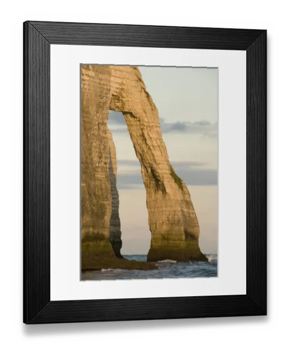 Framed Print : Porte d Aval arch, Etretat, Normandy, FRANCE