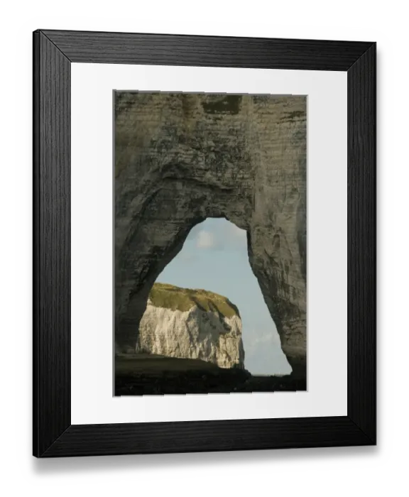 Framed Print : France, Normandy, Etretat, Manneporte Arch and headland Framed Print : France, Normandy, Etretat, Manneporte Arch and headland