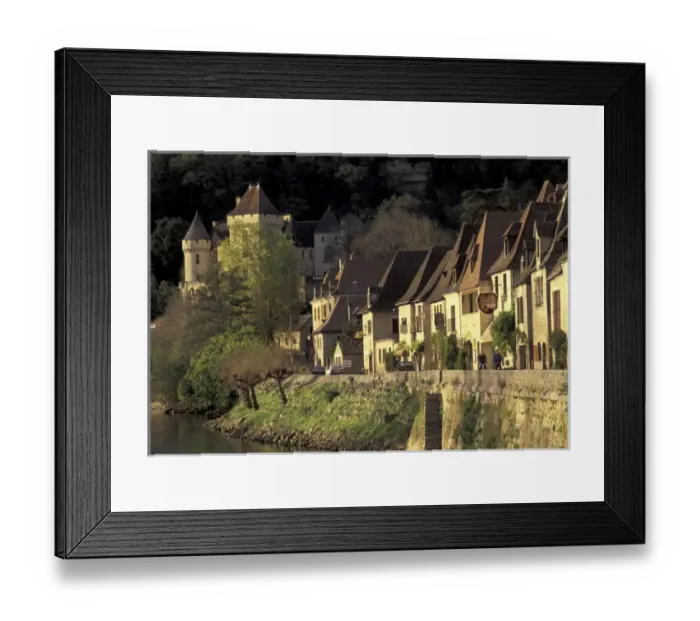 Framed Print : Europe, France, La Roque-Gageac, Dordogne. Dordogne River