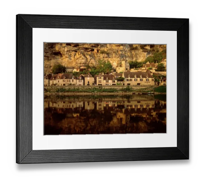 Framed Print : La Roque Gageac reflected in the Dordogne River, Perigord, France Framed Print : La Roque Gageac reflected in the Dordogne River, Perigord, France