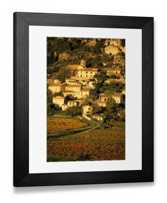 Framed Print : Seguret, Vaulcuse, Provence, France, vineyards in autumn Framed Print : Seguret, Vaulcuse, Provence, France, vineyards in autumn