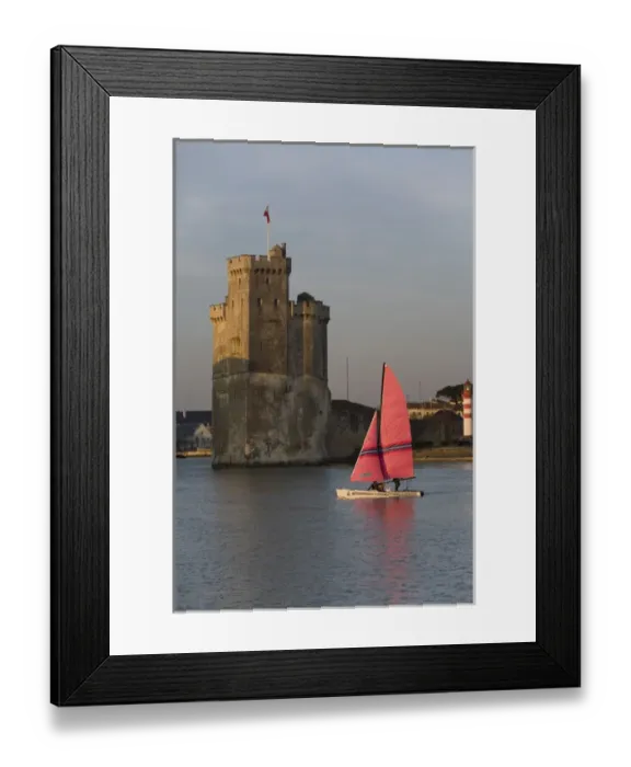 Framed Print : Tour Saint Nicolas, Vieux Port, La Rochelle, Charante Maritime, Poitou-Charantes, France Framed Print : Tour Saint Nicolas, Vieux Port, La Rochelle, Charante Maritime, Poitou-Charantes, France