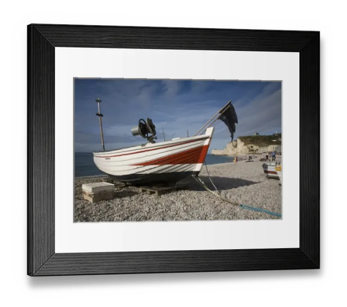 Framed Print : Etretat on the coast of Normany, Seine Maritime, France Framed Print : Etretat on the coast of Normany, Seine Maritime, France