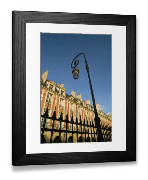 Framed Print : Place des Vosges, Paris, France Framed Print : Place des Vosges, Paris, France