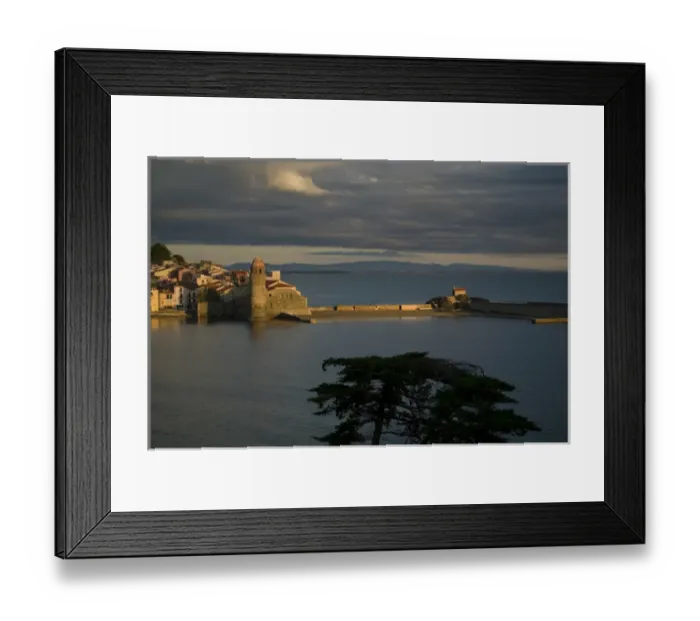 Framed Print : Collioure, Pyrenees-Orientales, Rousillon, Mediterranean, France Framed Print : Collioure, Pyrenees-Orientales, Rousillon, Mediterranean, France