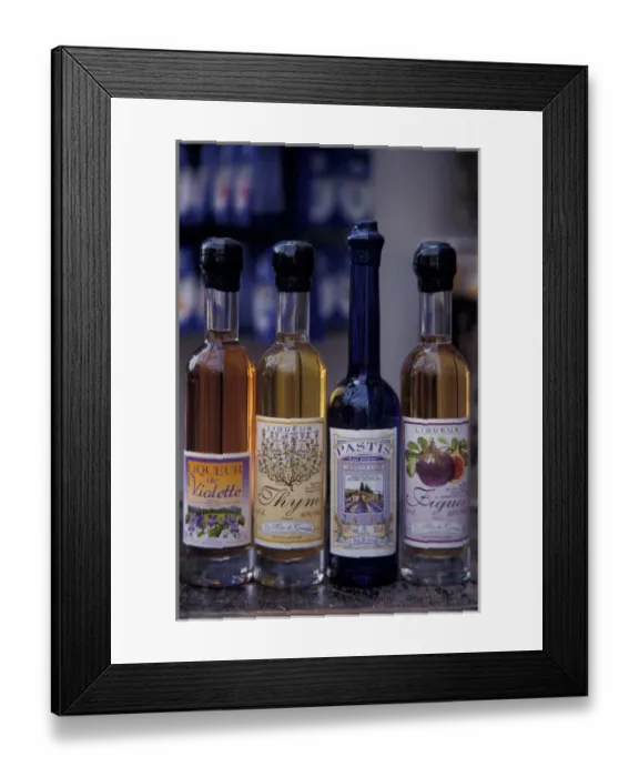 Framed Print : Europe, France, Cassis, favorite aperitifs