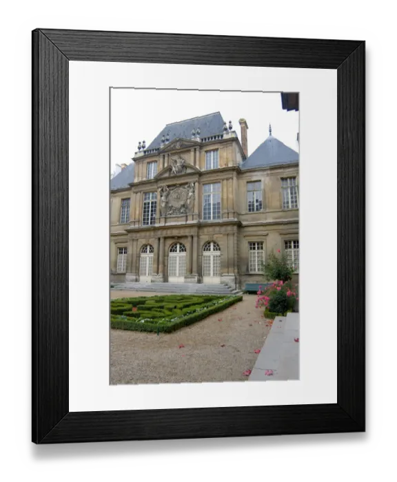 Framed Print : 03. France, Paris, Musee Carnavalet courtyard Framed Print : 03. France, Paris, Musee Carnavalet courtyard