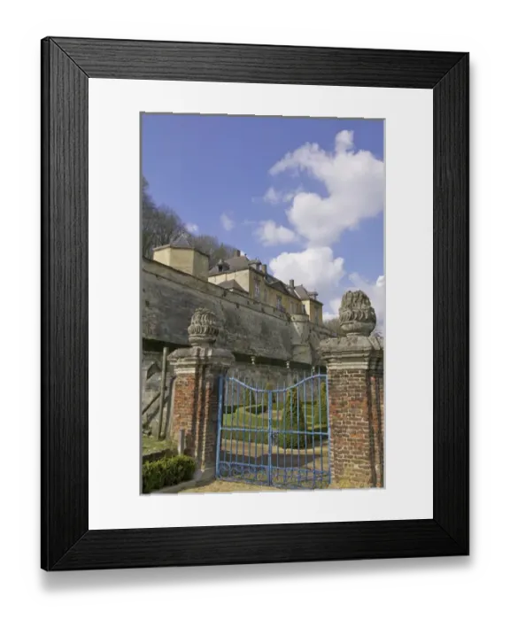Framed Print : Europe, Netherlands, Limburg, Mstricht, Chateau Neercaane, terraced castle, UNESCO site