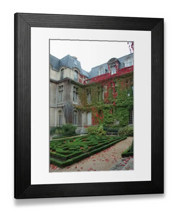 Framed Print : 03. France, Paris, Musee Carnavalet courtyard Framed Print : 03. France, Paris, Musee Carnavalet courtyard