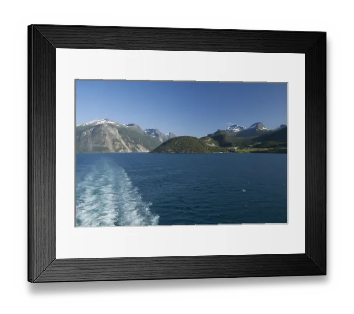 Framed Print : Norway, Geirangerfjord (UNESCO), Geiranger. Picturesque summer fjord view with ship wake Framed Print : Norway, Geirangerfjord (UNESCO), Geiranger. Picturesque summer fjord view with ship wake