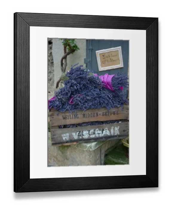Framed Print : 03. France, Les Baux de Provence, lavender for sale (Editorial Usage Only) Framed Print : 03. France, Les Baux de Provence, lavender for sale (Editorial Usage Only)