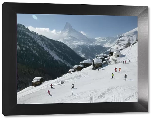 SWITZERLAND-Wallis  /  Valais-ZERMATT: Findeln  /  Winter Mountain Ski Village & Matterhorn