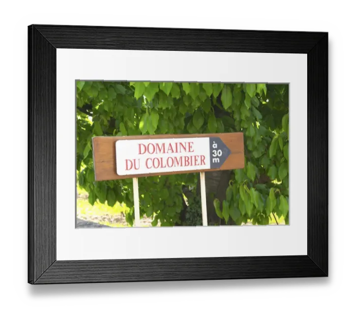 Framed Print : A sign indicting the entrance to the winery 30 metres away. Domaine du Colombier
