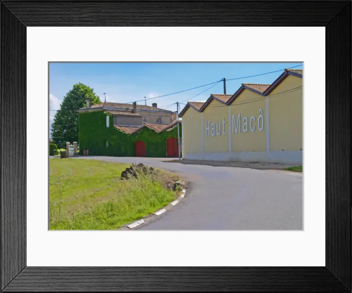 Framed Print : The Chateau Haut Maco and winery Cotes de Bourg Bordeaux Gironde Aquitaine France