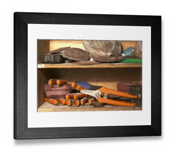 Framed Print : A secateur tool for manual harvest - Chateau La Grave Figeac, Saint Emilion, Bordeaux Framed Print : A secateur tool for manual harvest - Chateau La Grave Figeac, Saint Emilion, Bordeaux