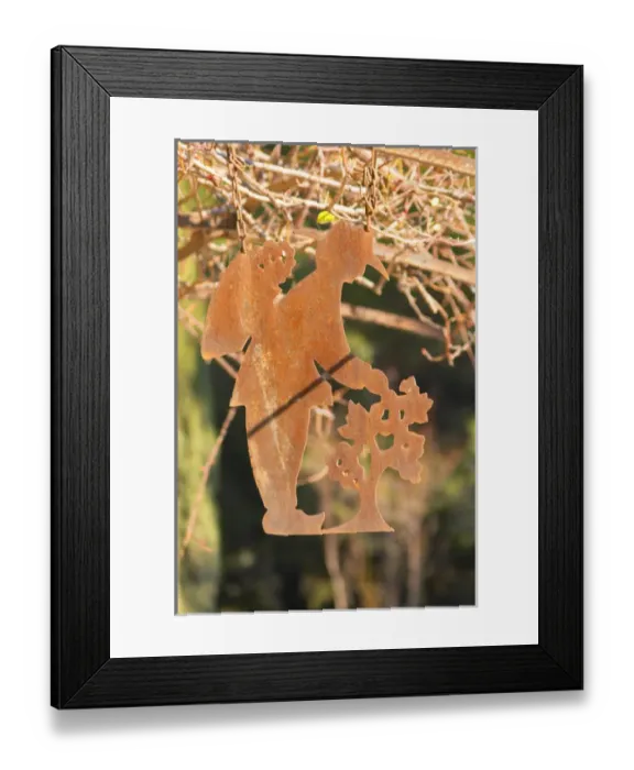 Framed Print : A rusty iron sign with a vineyard worker at Mas de Gourgonnier, in Les Baux de Provence Framed Print : A rusty iron sign with a vineyard worker at Mas de Gourgonnier, in Les Baux de Provence