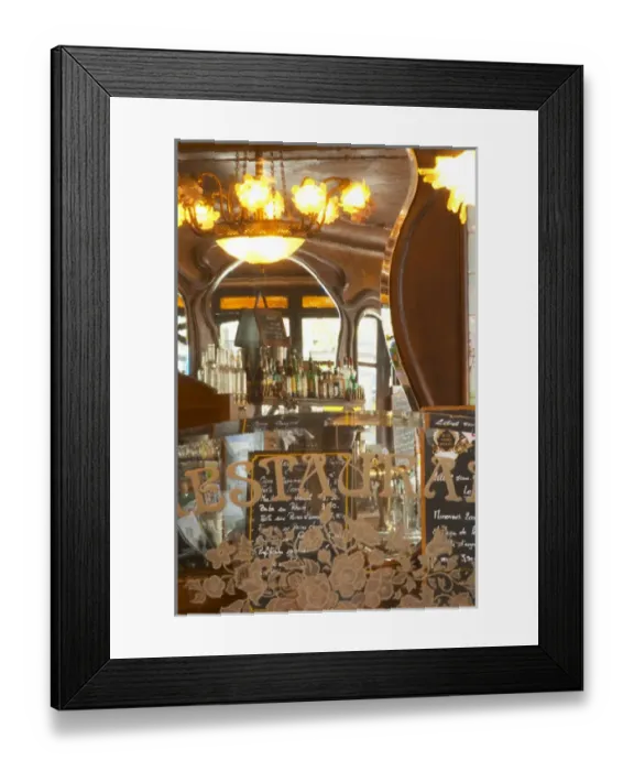 Framed Print : Detail of a glass partition partitioning facetted and engraved etching text Restaurant Framed Print : Detail of a glass partition partitioning facetted and engraved etching text Restaurant