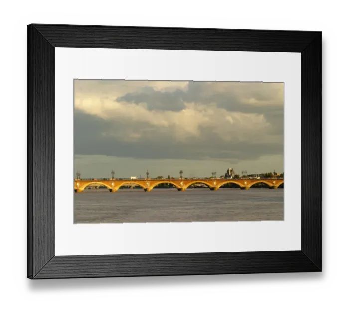 Framed Print : The old Pont de Pierre bridge in Bordeaux on the Garonne River Framed Print : The old Pont de Pierre bridge in Bordeaux on the Garonne River